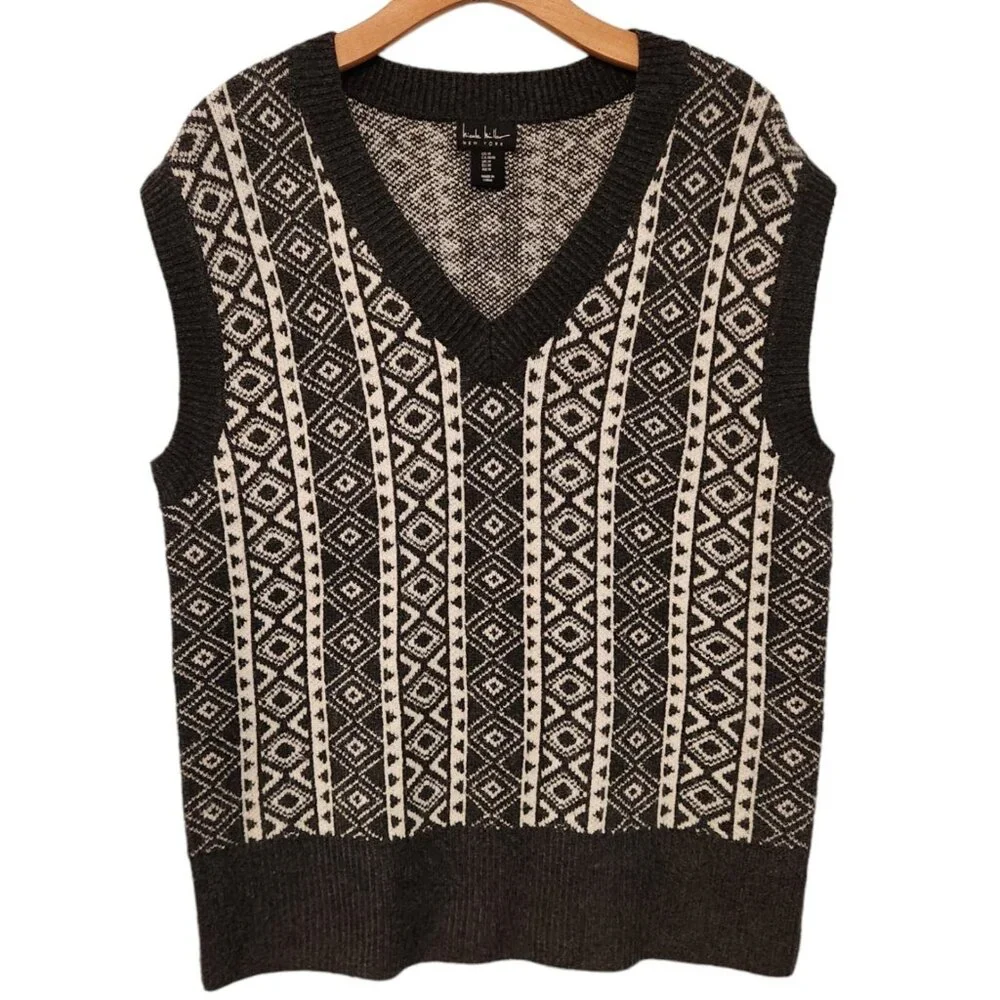 Nicole Miller V-Neck Vest Sweater Gray Black White‎ Diamond Pattern Medium NEW